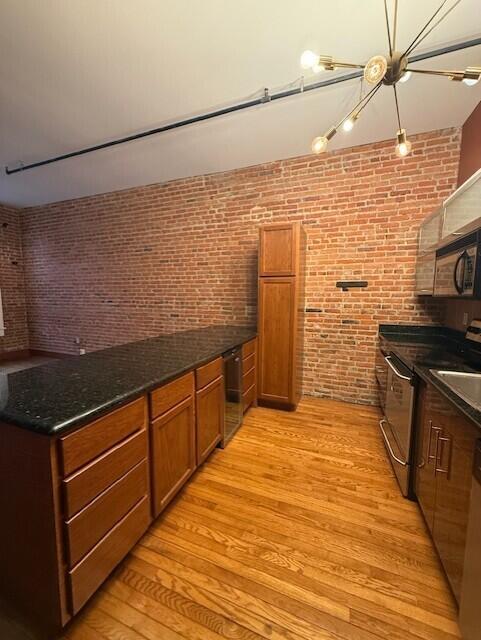 Foto del edificio - 303 S Main St