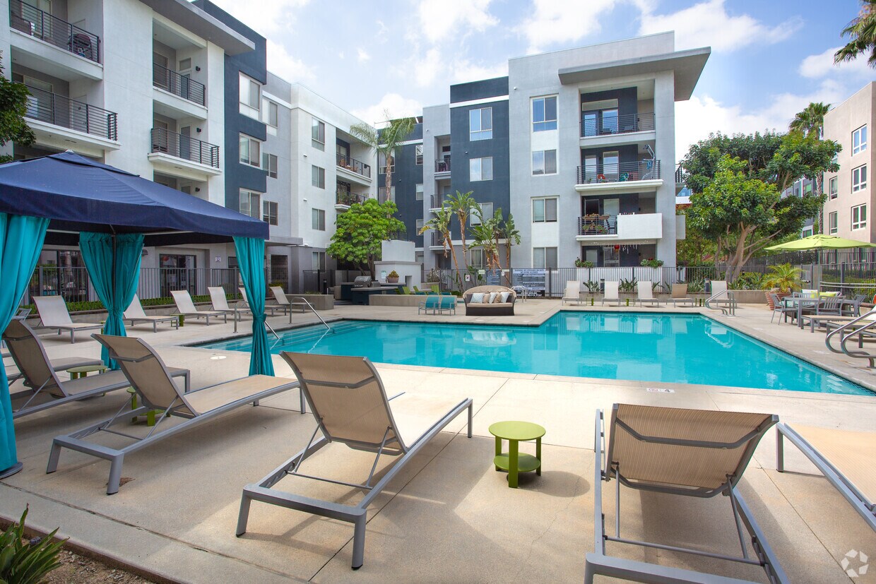 Carillon Apartment Homes Apartments In Woodland Hills Carillon Apartment Homes Apartments In Woodland Hills