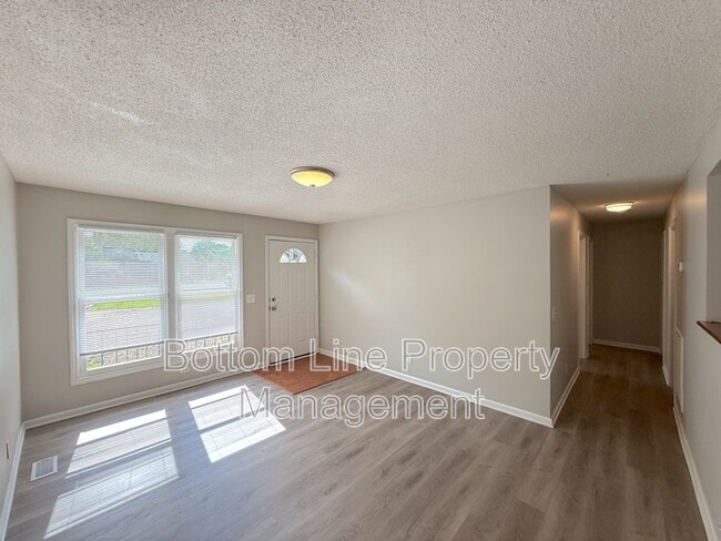 Building Photo - 409 Olin Dr
