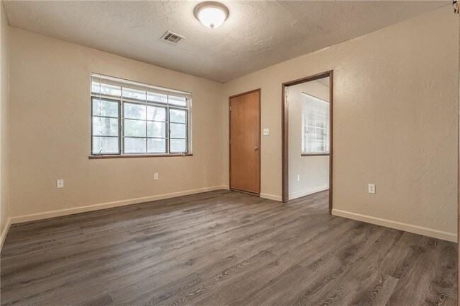 Building Photo - 1702 Westminster Pl