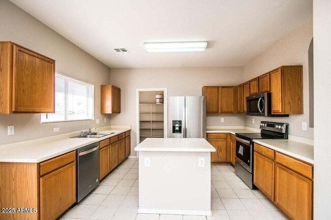 Foto del edificio - 7985 W Mission Ln