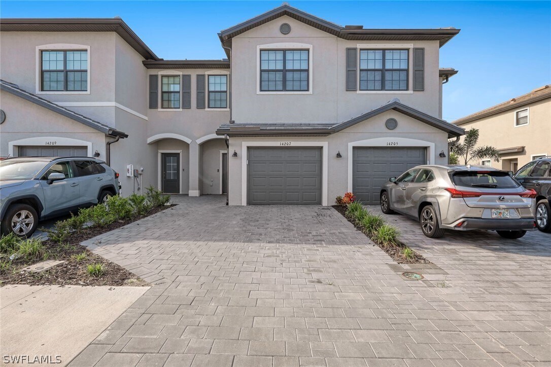 Foto principal - 14207 Pine Lodge Ln