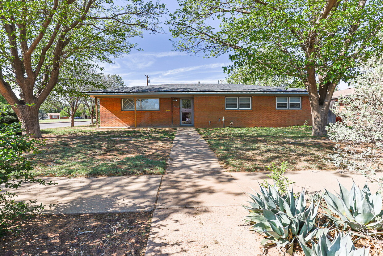Foto principal - Newly remodeled 3/2/2 in north Lubbock!