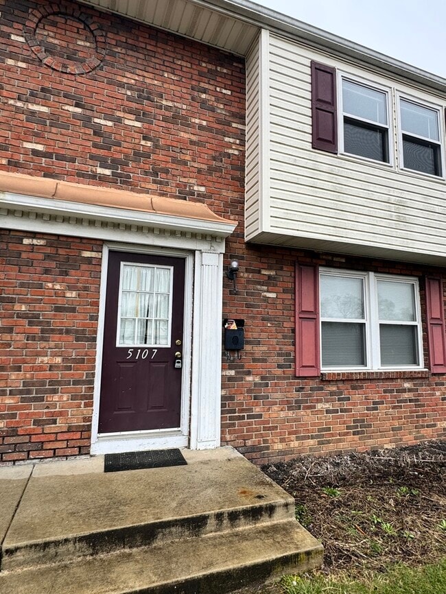 Building Photo - 5107 Sedalia Dr