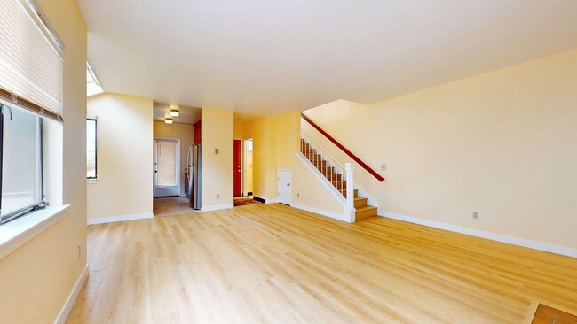 Building Photo - 2 Bedroom Condo Close to UC Berkeley!