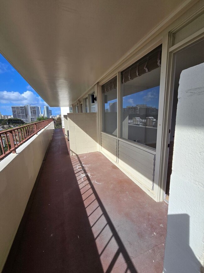 Foto del edificio - Newly Renovated 1 Bedroom/1 Bathroom Available Now