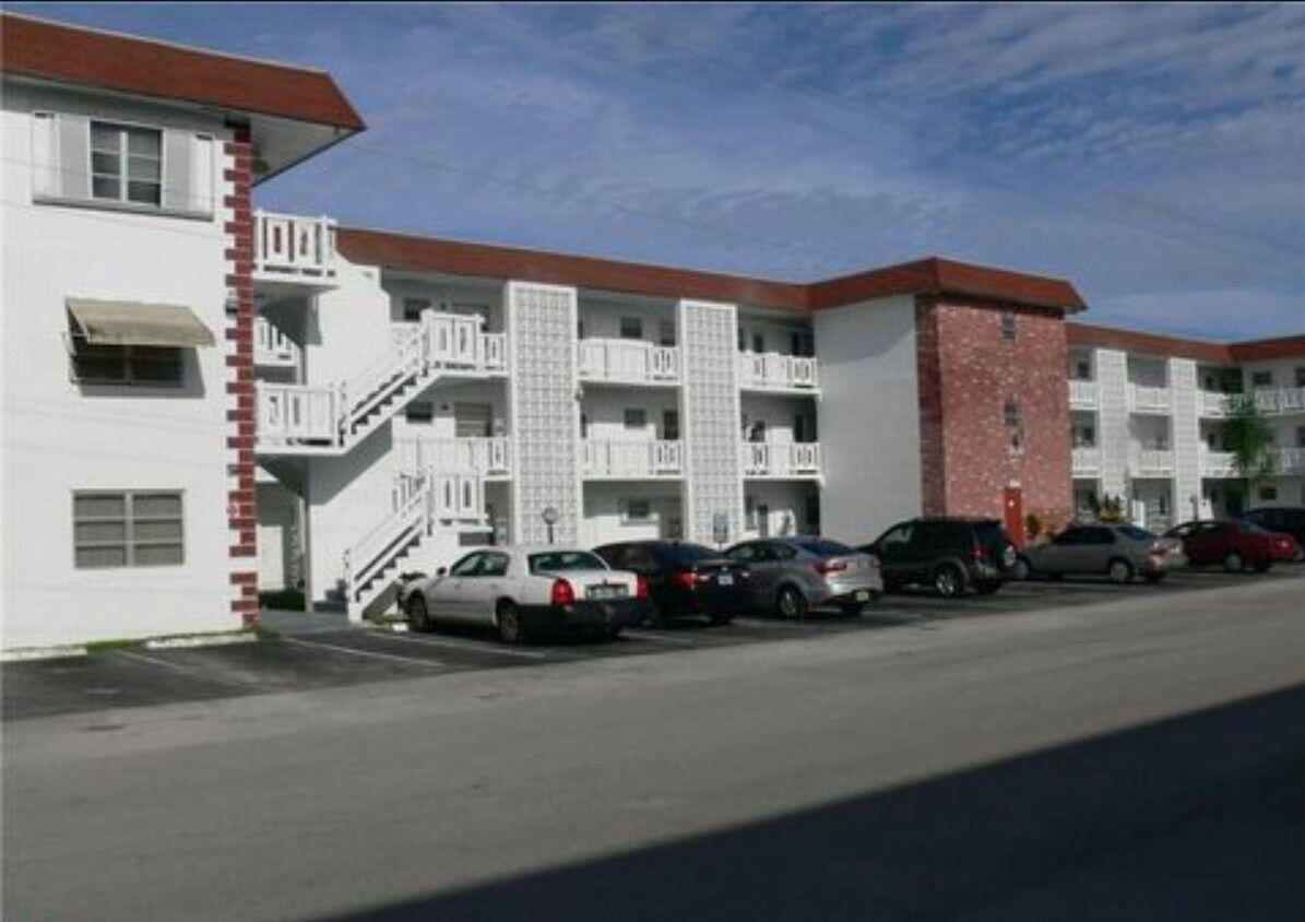 Exterior - 1321 NW 43rd Ave