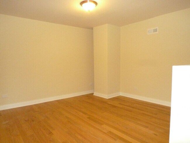 Foto del edificio - 4022 N Sheridan Rd