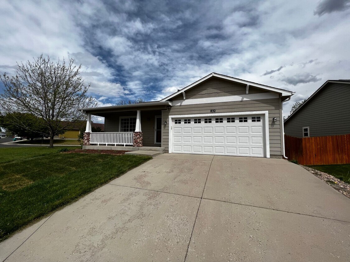 Foto principal - Beautiful 3 Bedroom Home in North Fort Col...