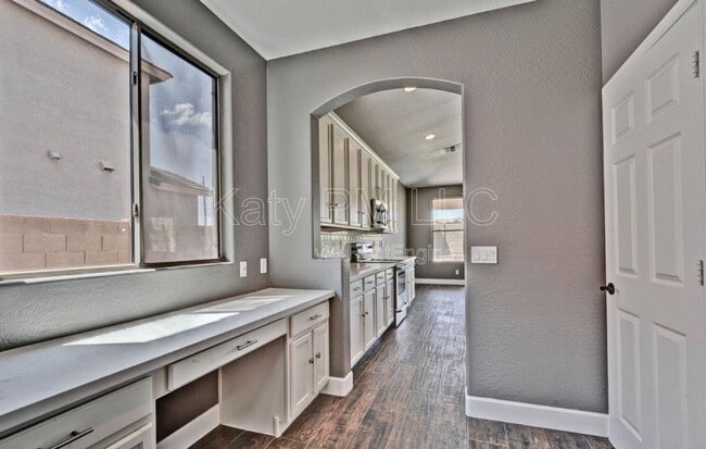 Foto del edificio - 14284 W Woodbridge Ave
