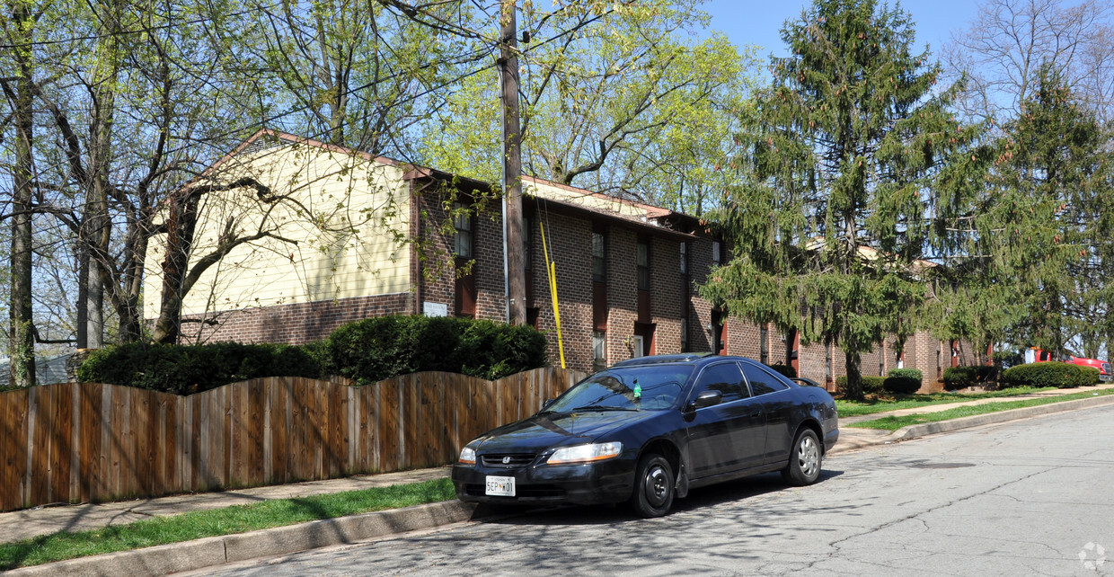 Building Photo - Robinwood Apartments