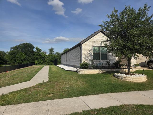 Foto del edificio - 1512 Springtree Dr