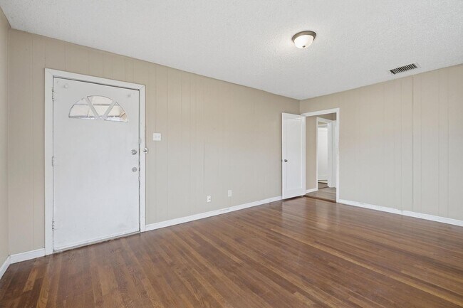 Building Photo - 2857 S 5th St