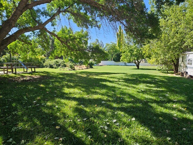 Foto del edificio - 672 E 400 N St