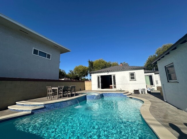 Foto del edificio - Charming 3 bed/2 bath House for Rent in Si...