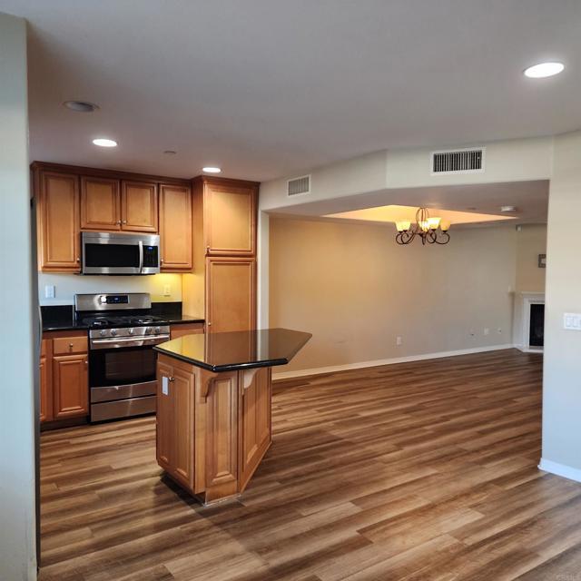 Foto del edificio - 4035 Bluff View Way