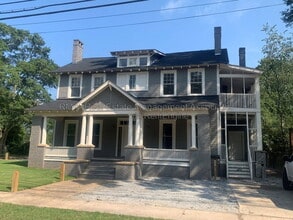 Building Photo - 631 W Poplar St