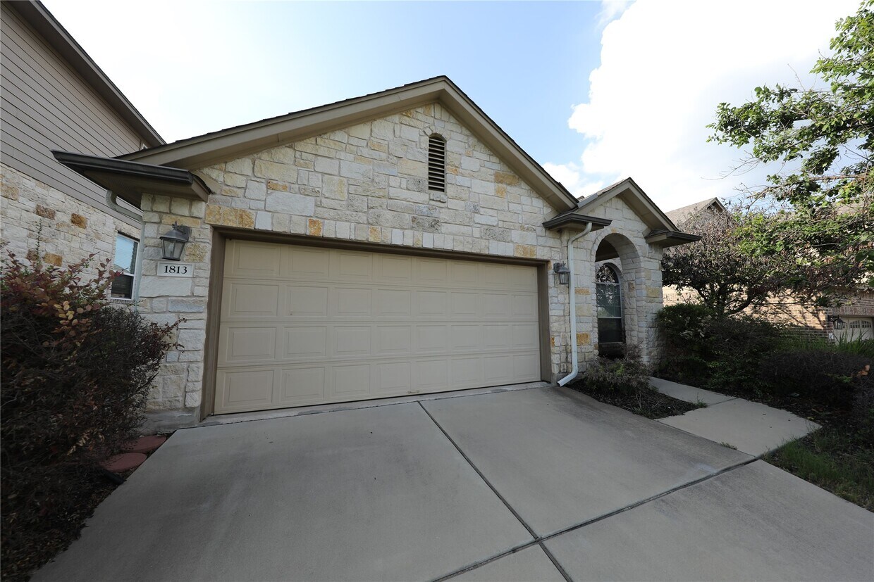 Primary Photo - 1813 Slate Creek Dr