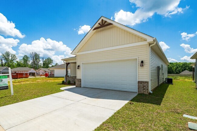 Building Photo - 4385 Tari Street Tuscaloosa, AL 35401