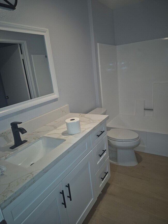 Foto del edificio - 14831 Sherman Way