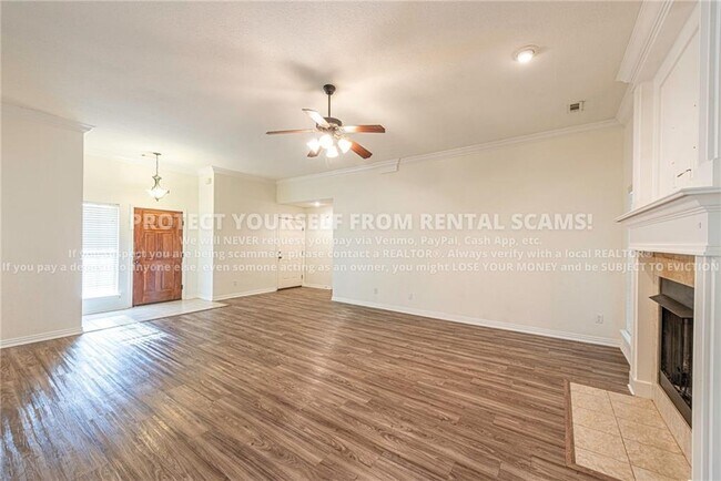 Building Photo - 1689 N Oakhaven Pl