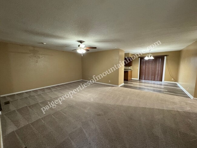 Building Photo - 1809 Eagle Dr