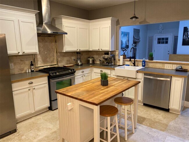 Building Photo - 1202 Rawhide Trail