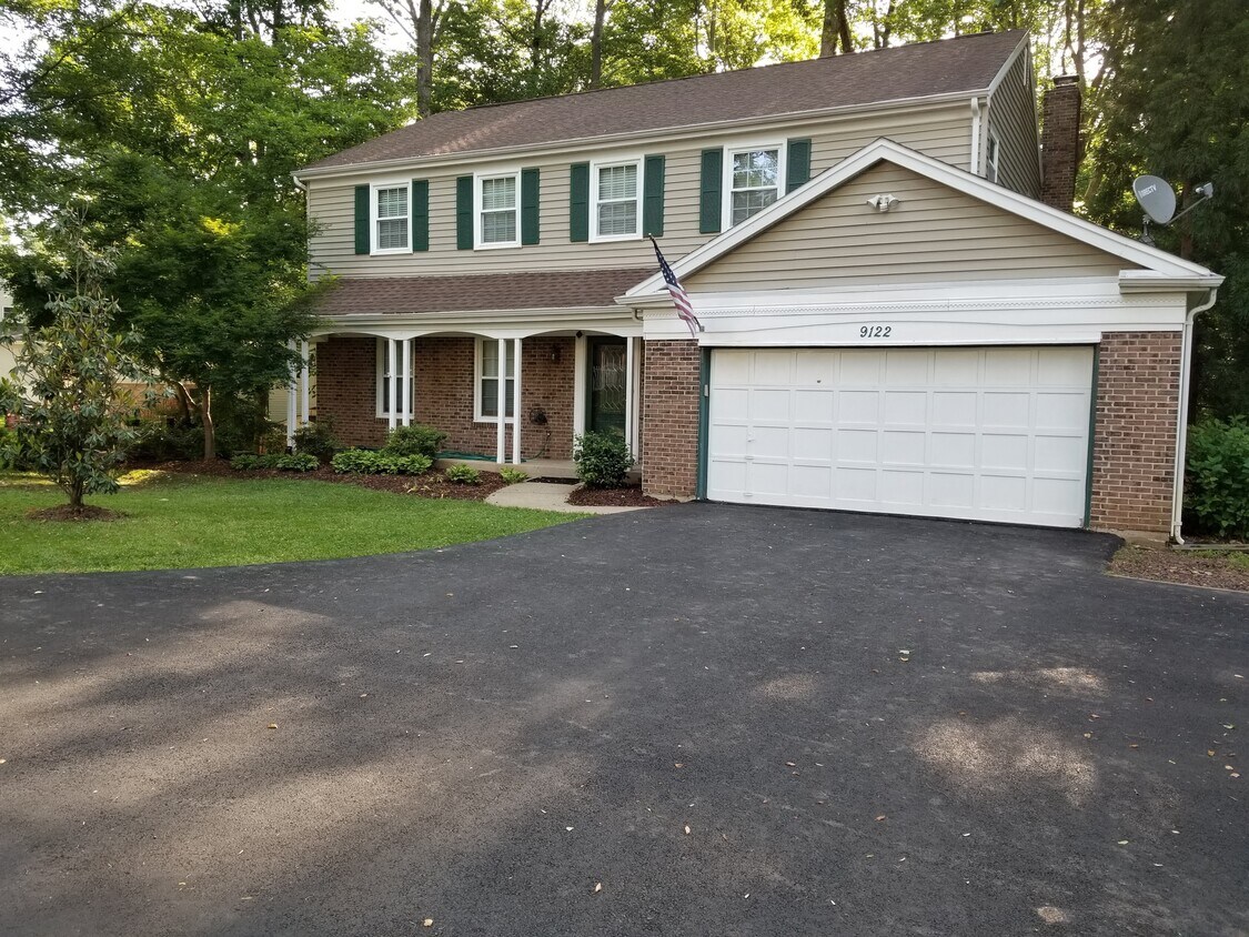 9122 Golden Ball Tavern Ct, Springfield, VA 22153 House Rental in