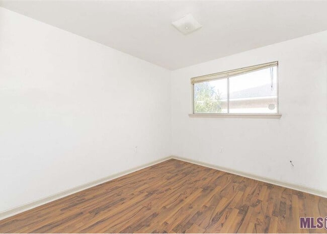 Building Photo - 1466 Harco Dr