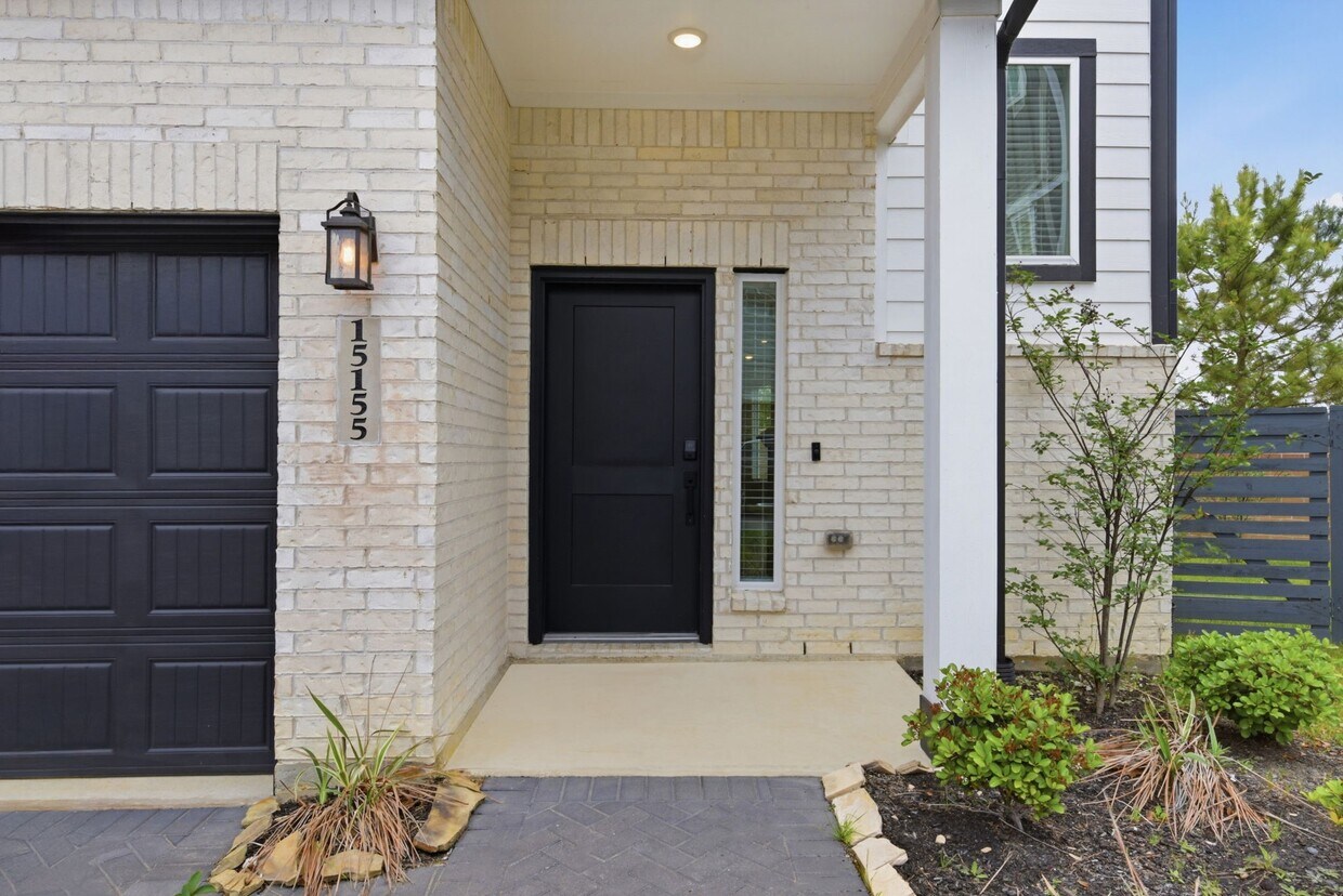 Foto del edificio - 15155 Colorado Bnd Pk Dr