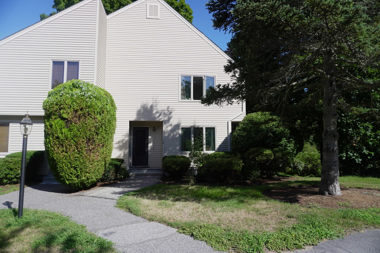 Primary Photo - 407 Great Rd