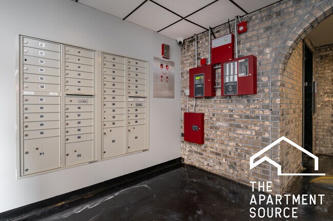 Building Photo - 2300 N Harlem Ave