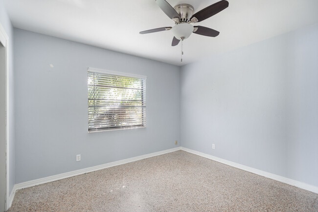 Building Photo - 216 N Himes Ave