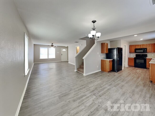 Foto del edificio - 927 Littleton Dr