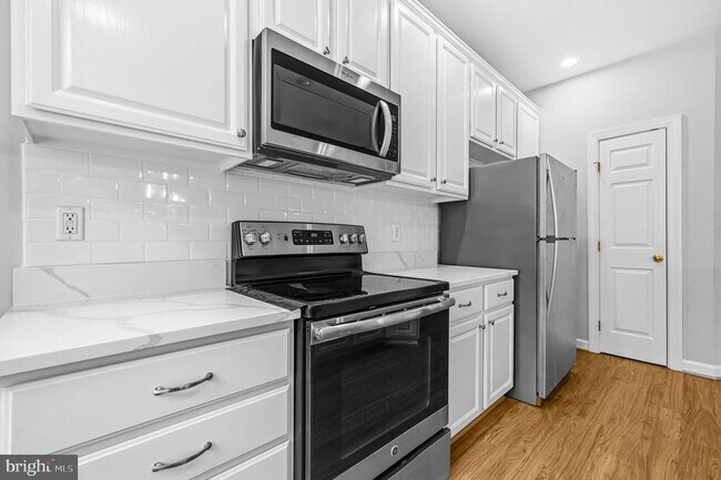 Foto del edificio - 4323 Thomas Brigade Ln