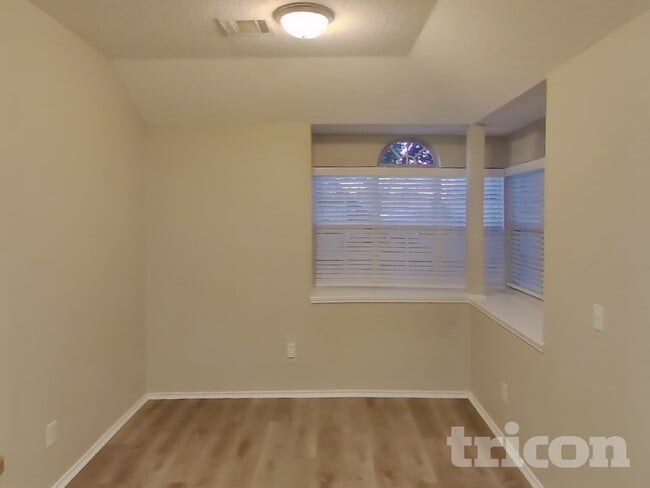 Building Photo - 5208 Wolverton Ct