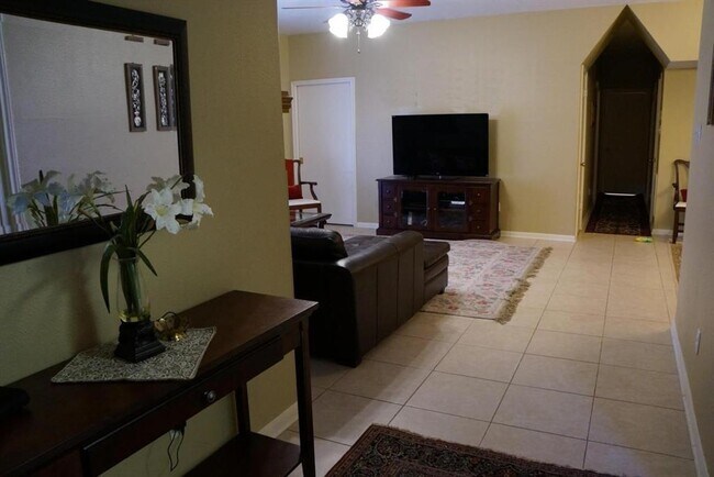 Foto del edificio - 1707 Gingerleaf Ln