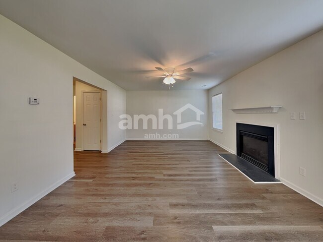Foto del edificio - 1516 Clover Ridge Ct