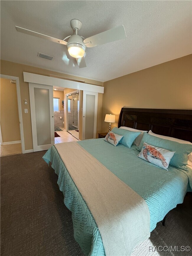 Foto del edificio - 11674 W Bayshore Dr