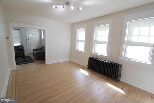 Foto del edificio - 804 W 21st St