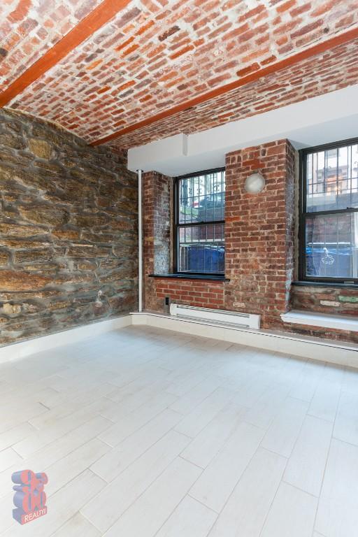 Building Photo - 336 E 18th St