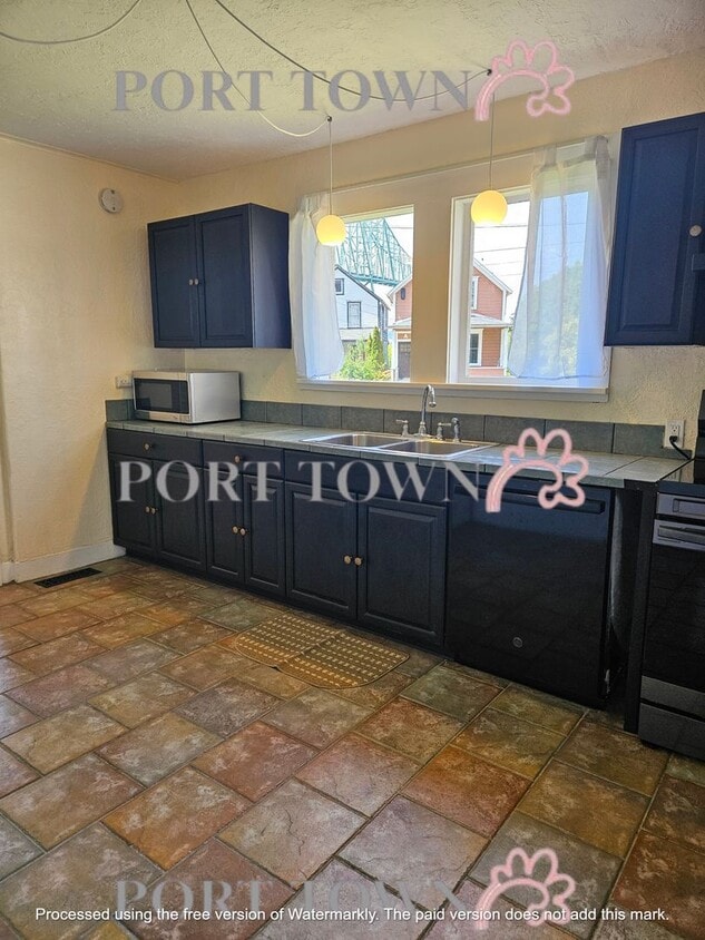 Primary Photo - 1 Bed/1Bath Bottom Floor