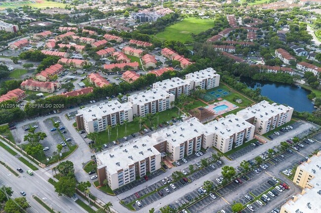 Building Photo - 6950 Miami Gardens Dr
