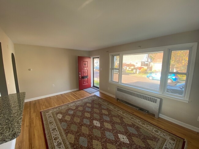 Foto del edificio - 30 E 7th St