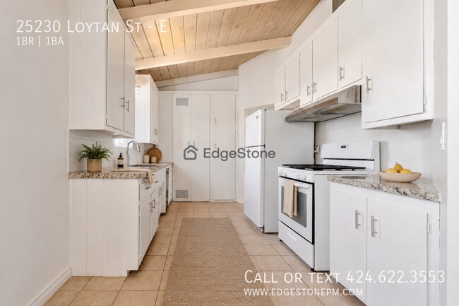 Foto del edificio - 25230 Loytan St
