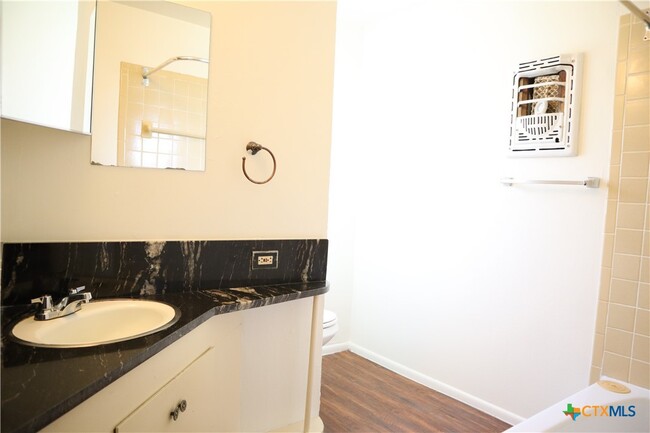 Foto del edificio - 1403 Canary Ln