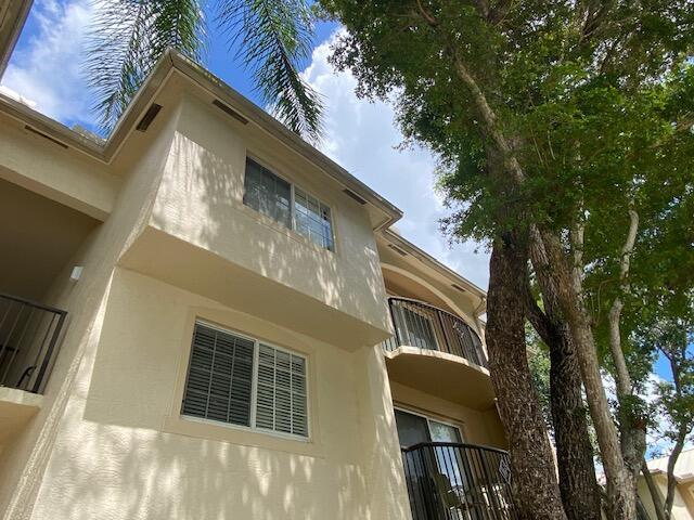 Foto del edificio - 1700 Crestwood Ct S