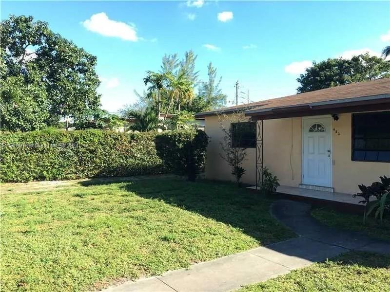 Foto principal - 482 NE 136th St