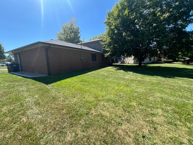 Building Photo - 1506 Burton Ct