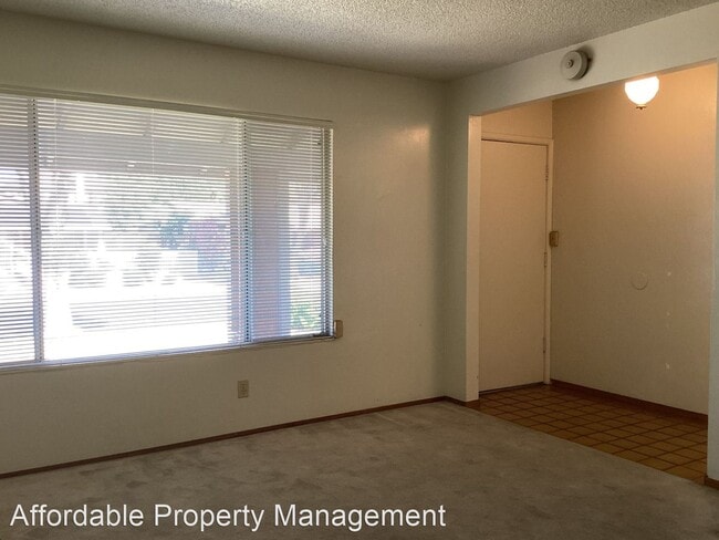 Building Photo - 3 br, 2 bath House - 2462 Regal Drive